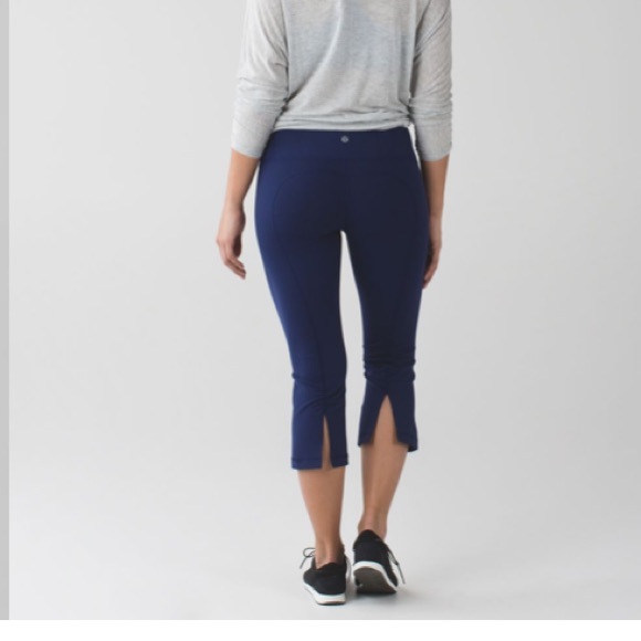 Lululemon Crops - Picture 5 of 12